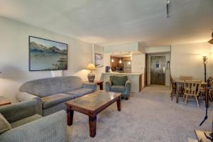 MP410 Mountain Plaza 1BR 2BA -Pet Friendly condo