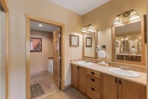 PP219 Passage Point 2Br 2Ba condo