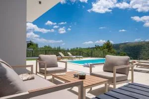 NEW! Modern Villa Nacle with heated Pool - Duće