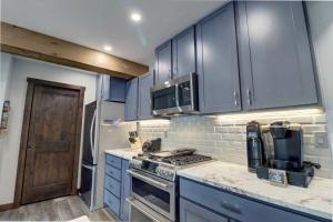 AN303 Anaconda condo