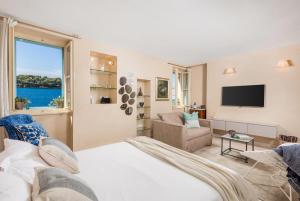 Nataschas Beachfront Apartments
