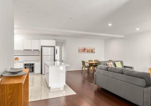 Aurora at Cowes by ReadyStay