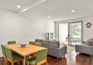 Aurora at Cowes by ReadyStay