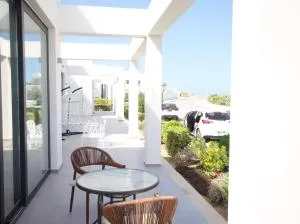 Homely 2-bedroom apartment with garden and sea view - Khoti Island