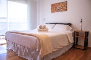 Excelente ubicación! Garage! Elegante y Cálido!