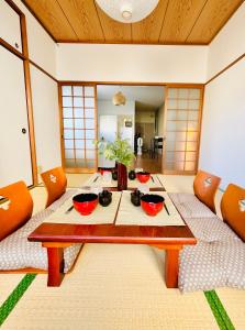 OMOTENASHI STAY OSAKA 41m2 1LDK 十三駅徒歩1分 梅田2分 神戸京都アクセス良好 和室のある家