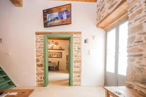 Amarantos-Traditional Village House-Apollona