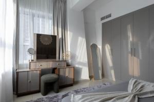 Handsome 1BR in Armada Tower 3