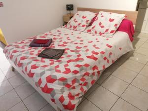 Le Petit Chalet -Appartement proche de la vieille ville , du centre ville et du Tram- PETIT DEJEUNER OFFERT