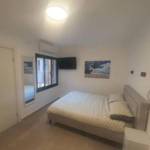 Ryo 14 דירת סטודיו ליד חוף הים לנופש מושלם - 4-star hotels in Bat Yam