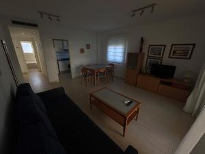 La Riviera bajo esquina- Serviden