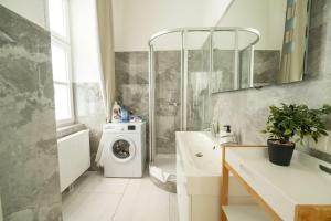 Franz-Josef City Apartment is Calling