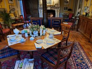 B&B / Chambres d'hotes Le Logis Fleurs et jardins de Pitry : photos des chambres