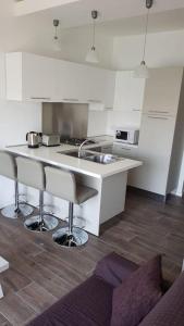 New 1 bedroom Seafront apt in St Pauls Bay 2