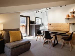 Appartements Ambiance moderne, idealement situe, 4*, WIFI, parking, 75m² - FR-1-304-296 : photos des chambres