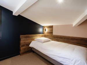 4★, 5 pers, village centre, 125 m pistes, 3 chambres, balcon sud, parking - FR-1-304-296