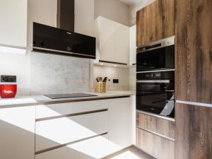 Appartements Ambiance moderne, idealement situe, 4*, WIFI, parking, 75m² - FR-1-304-296 : photos des chambres