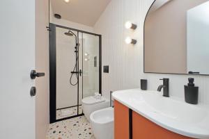 YCH-Colorful and classy apartment near Fori Imperiali