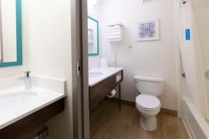 Double Room with Two Double Beds - Non-Smoking room in Hampton Inn Scranton at Montage Mountain