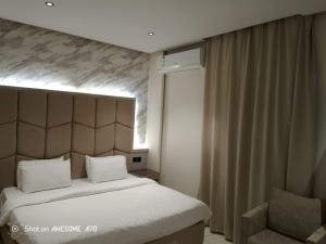 تاج الملقي للشقق المخدومة