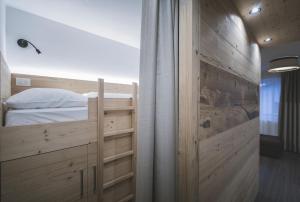 One-Bedroom Apartment with Balcony and Mountain View