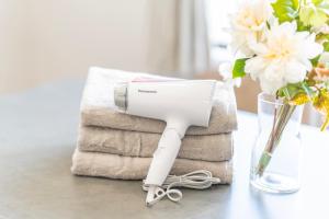 Modern 2 Person Retreat in Nihonbashi - Steps from Kayabachō Subway & Tsukiji