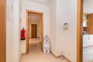 Golden Cliff Apartment