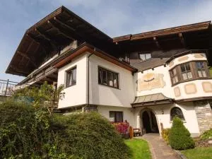 Holiday Home Schwarzenegg by Interhome - Floitensberg