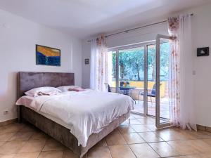 Apartment Vivoda by Interhome