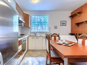 Apartment Vivoda by Interhome