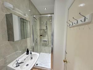Glenrigh House - The Garden Flat for 4