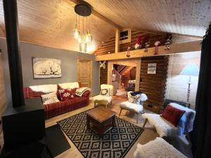 Chalet pistes 5 mn à pied, quartier calme près de tout pièce repas et salon 40 M2