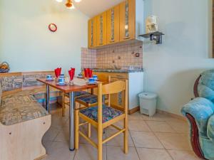 Apartment Delfin-6 by Interhome