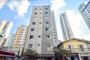 Conforto na Av. Brasil, 150 metros da Praia RS7551