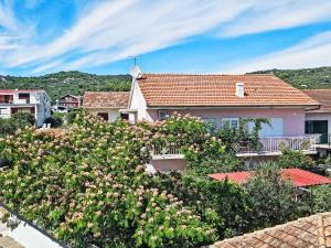 Holiday Home Mirko by Interhome