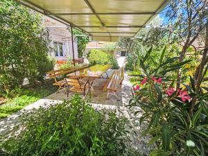 Holiday Home Mirko by Interhome