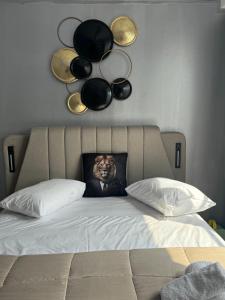 Acropolis View by Zeussuites