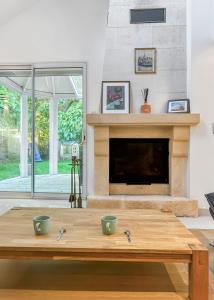 Maisons de vacances Grande Maison Lumineuse a 10km de Paris : photos des chambres