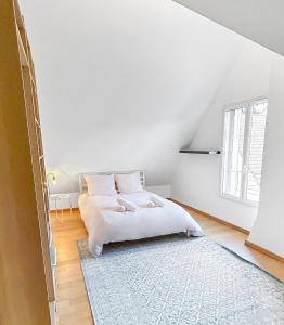 Maisons de vacances Grande Maison Lumineuse a 10km de Paris : photos des chambres
