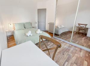 Maisons de vacances Grande Maison Lumineuse a 10km de Paris : photos des chambres