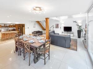 Maisons de vacances Grande Maison Lumineuse a 10km de Paris : photos des chambres