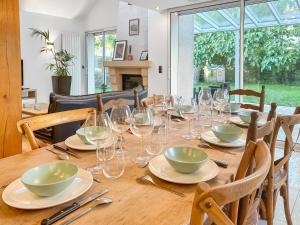 Maisons de vacances Grande Maison Lumineuse a 10km de Paris : photos des chambres