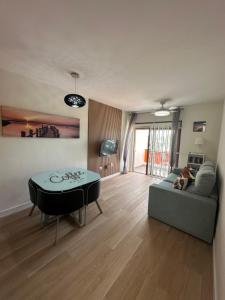 En Playa Las Vistas. Veramar. FREE PARKING, POOL!