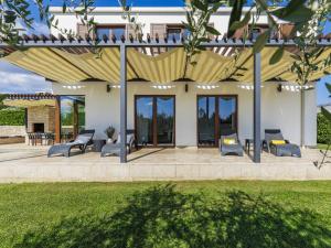 Villa Luna Nera by Interhome 