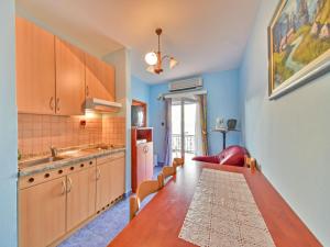 Apartment Delfin-4 by Interhome 