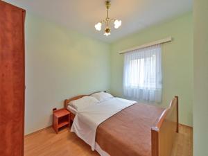 Apartment Delfin-4 by Interhome