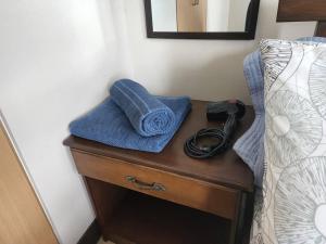 High Ceiling Home by the Pool with Wi-Fi and Netflix