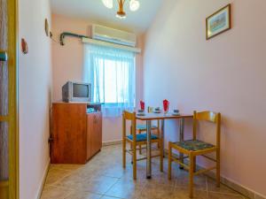 Apartment Delfin-7 by Interhome