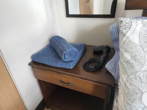 High Ceiling Home by the Pool with Wi-Fi and Netflix