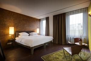 Superior Double or Twin Room room in Hotel V Nesplein